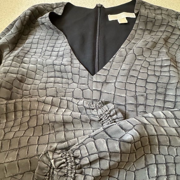 🌸3. Michael Kors dress 
Size 2 100% silk - Picture 3 of 12